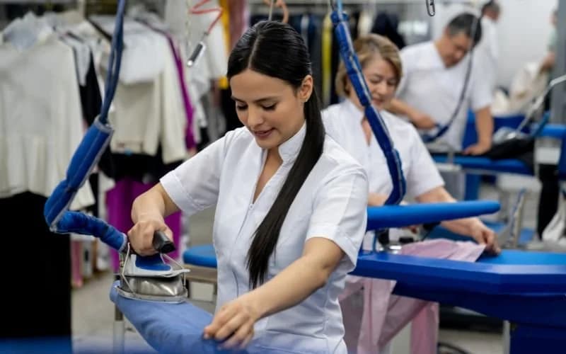 Professional laundry and dry cleaning services in London - Quick laundry service, dry cleaning, ironing with free pickup and delivery